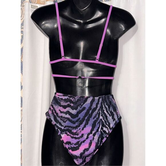 Stunning UNIQUE WOMEN purple TWO PIECE ICON SWIM Tropical Bliss cutout design Bi - Picture 4 of 6